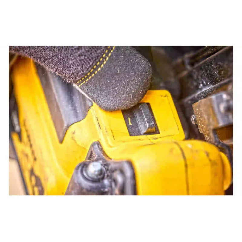 Pištola DeWALT (DCN930P2)