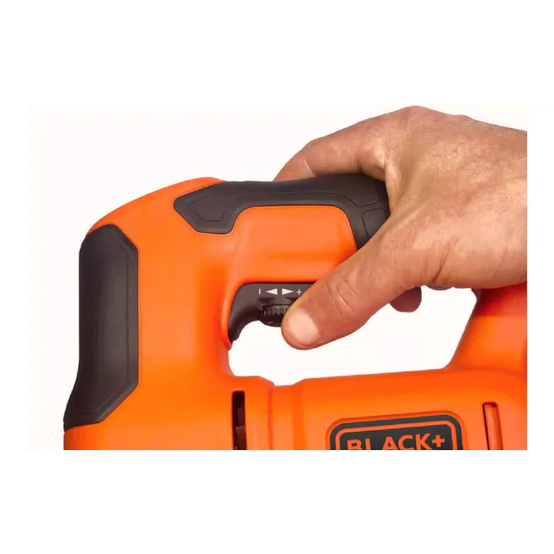 Lombfűrész Black+Decker (BES603)
