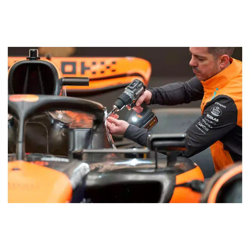 Fúró-csavarhúzó DeWALT (DCD85MP2T)