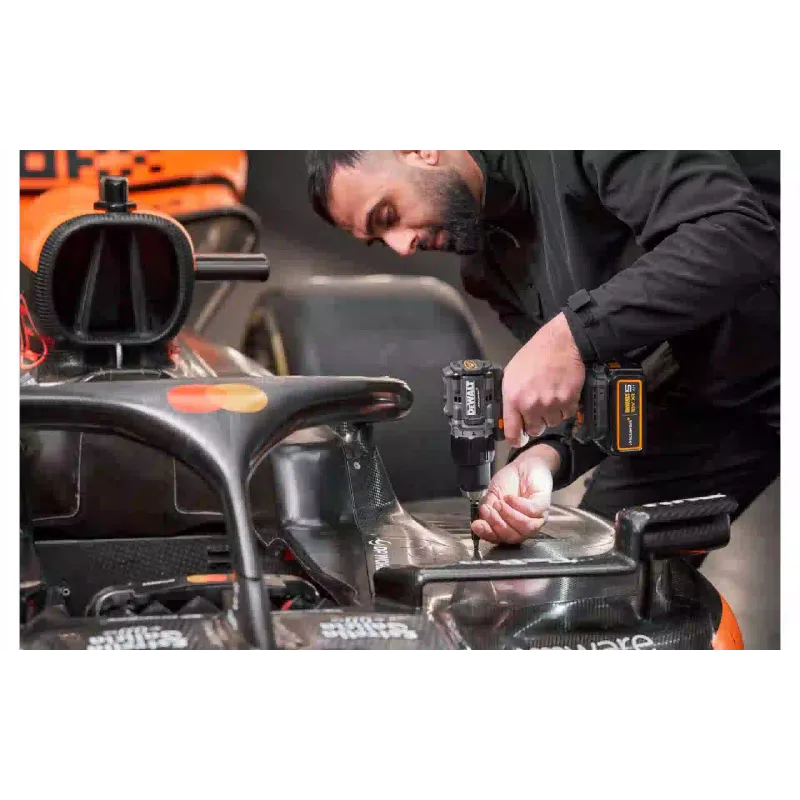 Fúró-csavarhúzó DeWALT (DCD85MP2T)