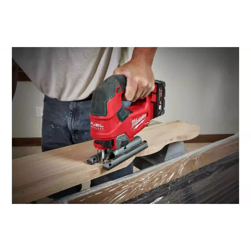 Λεπτό πριόνι Milwaukee (4933464726)