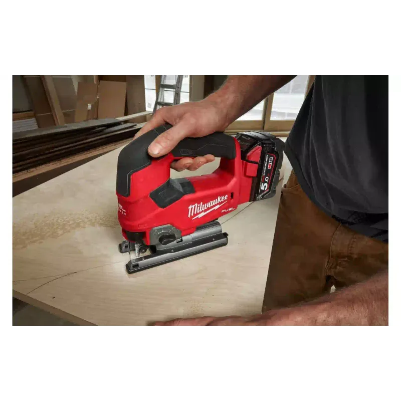 Λεπτό πριόνι Milwaukee (4933464726)