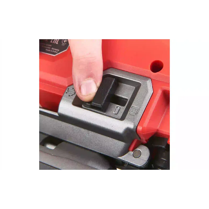 Λεπτό πριόνι Milwaukee (4933464726)