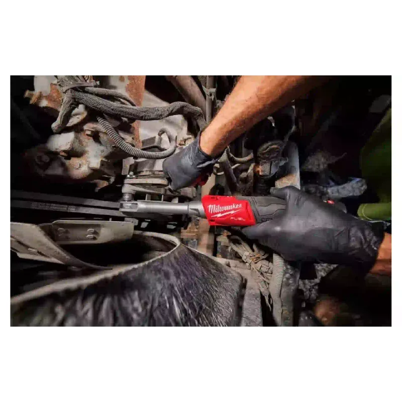 Гайковерт ударний Milwaukee (4933480756)