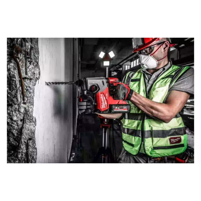 Akumulatorski udarni vrtalnik Milwaukee (4933478499)