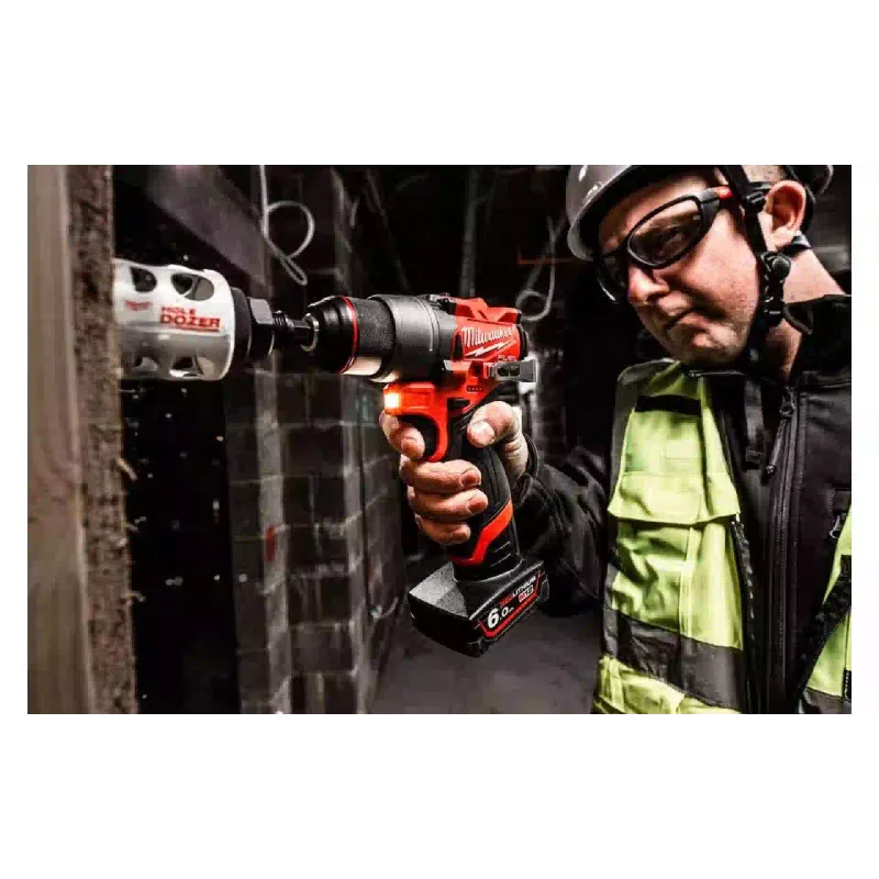 Шуруповерт-дриль Milwaukee (4933479872)