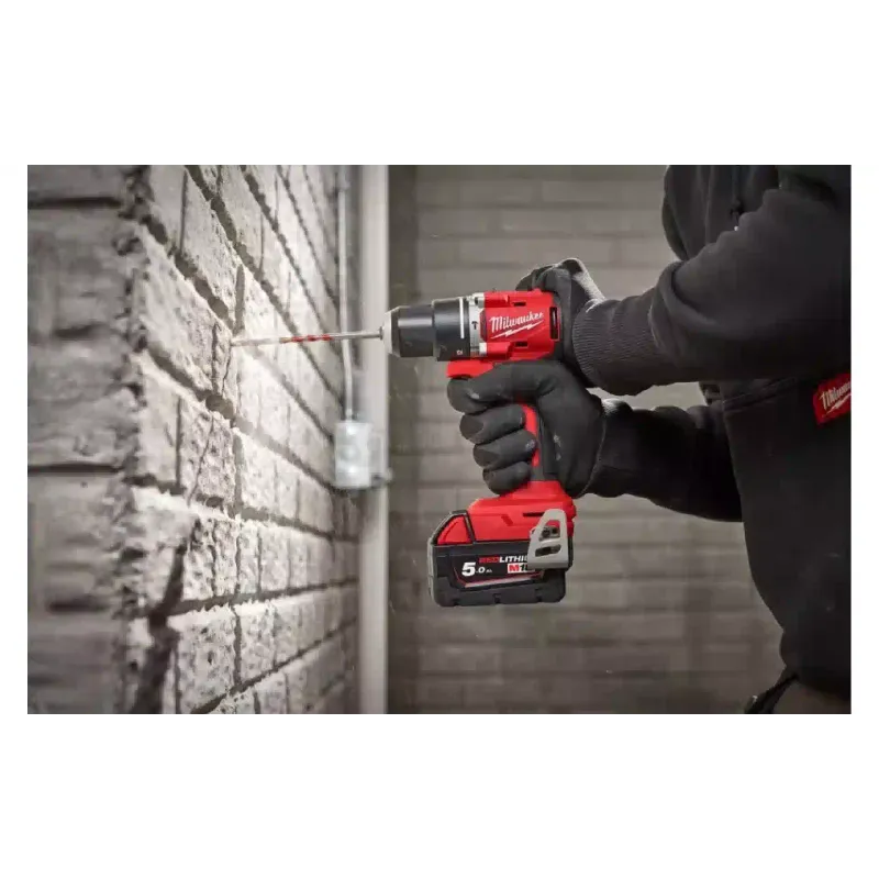 Csavarhúzó-fúró Milwaukee (4933492826)