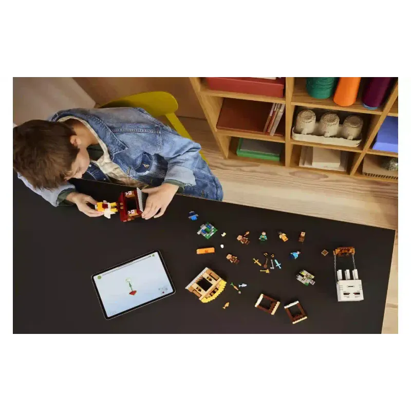 Конструктор LEGO Minecraft The Ghast Balloon Village Attac (21273)