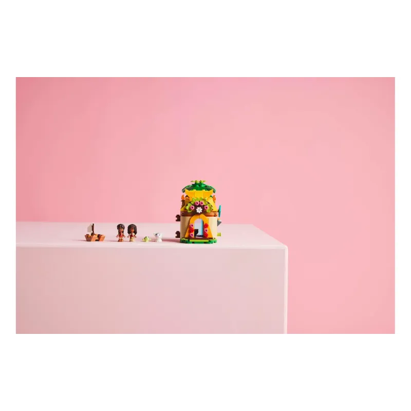 Konstruktor LEGO Disney Moana's Island Fun (43260)