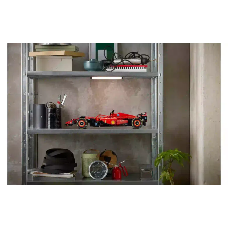 Constructor LEGO Technic Ferrari SF-24 F1 Car (42207)
