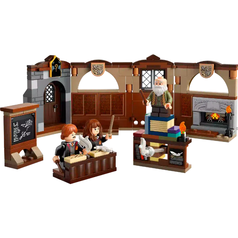 منشئ LEGO Harry Potter Hogwarts Castle Charms Class (76442)