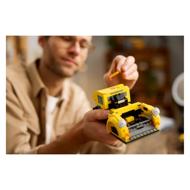 Konstruktor LEGO Icons Bumblebee (10338)