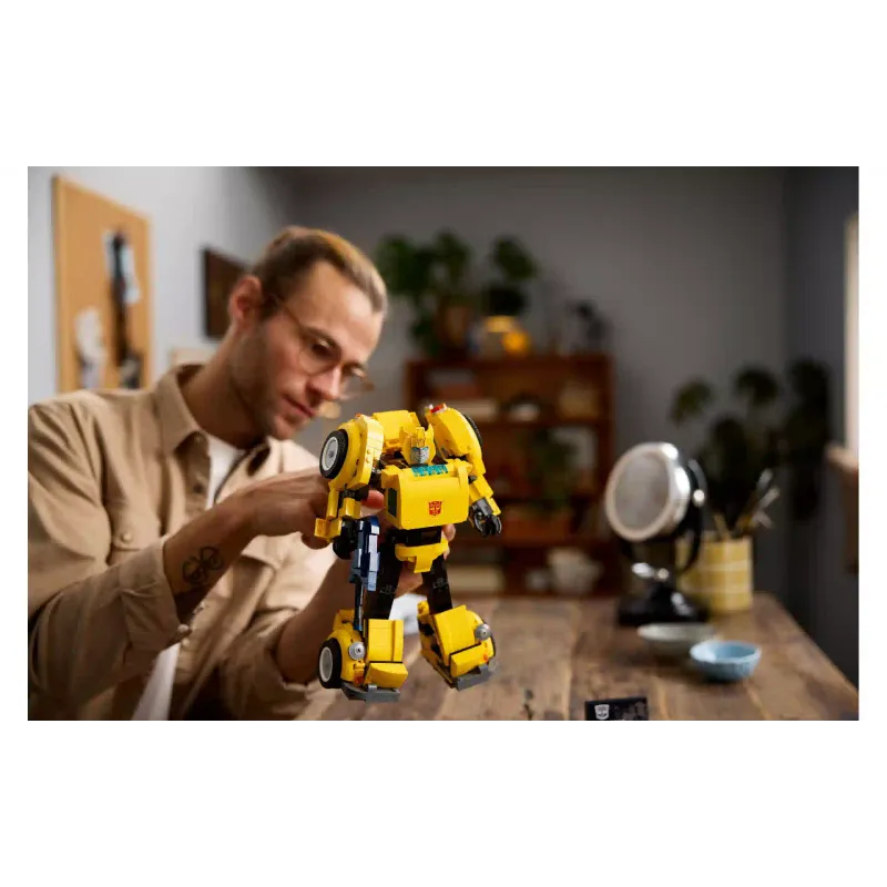 Konstruktor LEGO Icons Bumblebee (10338)