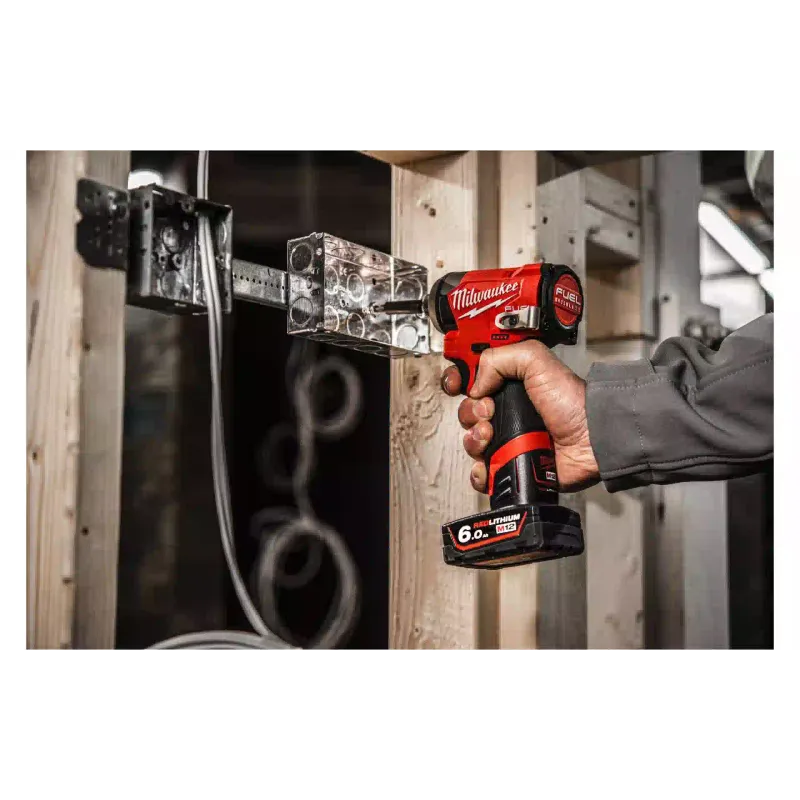 Шуруповерт ударний Milwaukee (4933499462)