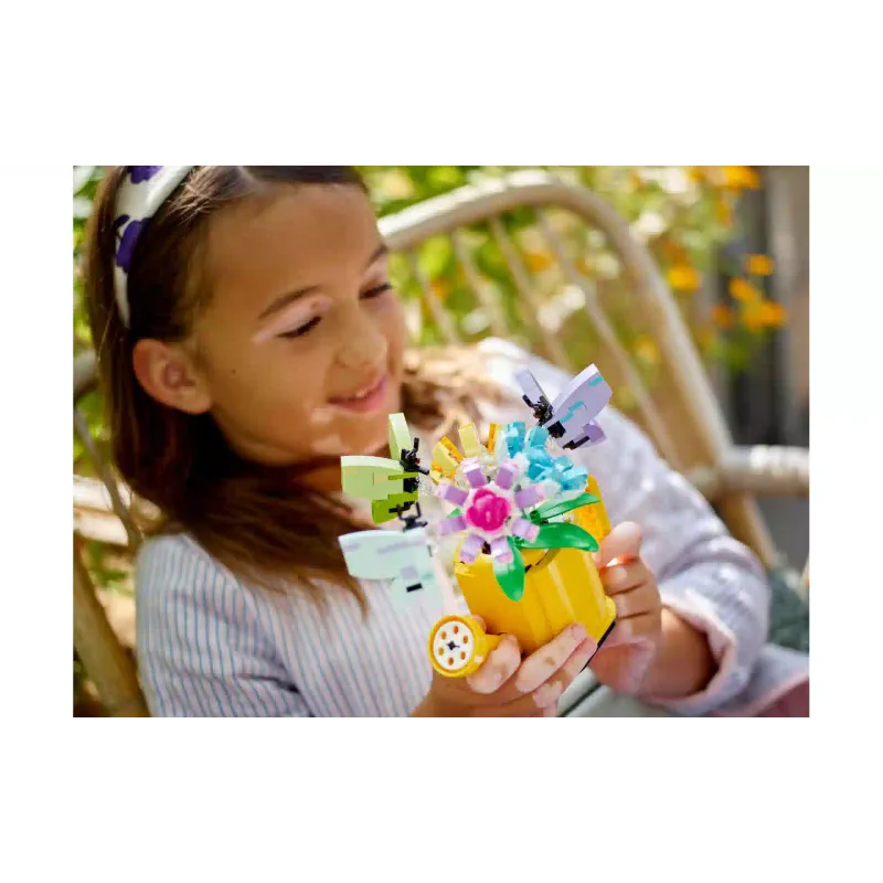 Konstruktőr LEGO Creator 3-in-1 Flowers in Watering Can (31149)