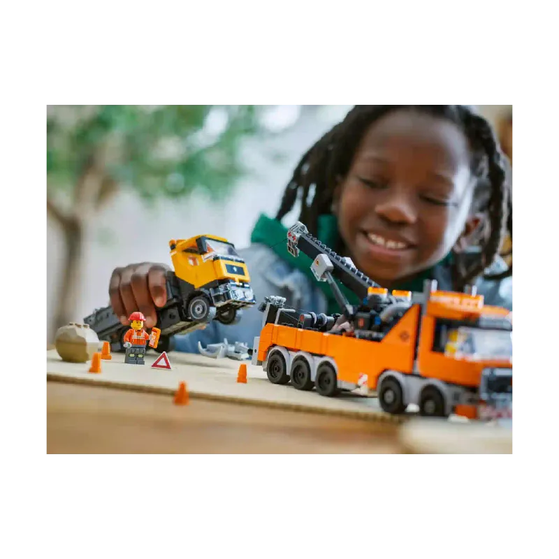 Constructor LEGO City Heavy-Duty Recovery Tow Truck with Crane (60467)