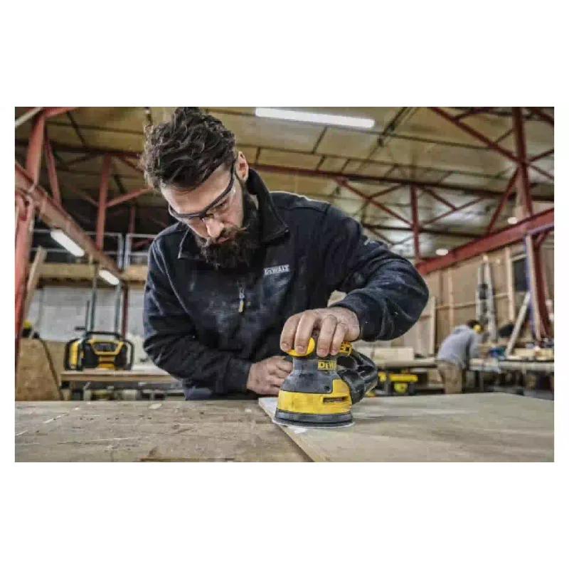 Шлифовальная машина DeWALT (DWE6423)