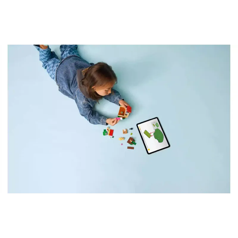 Конструктор LEGO Animal Crossing Goldie's Cosy House (77058)