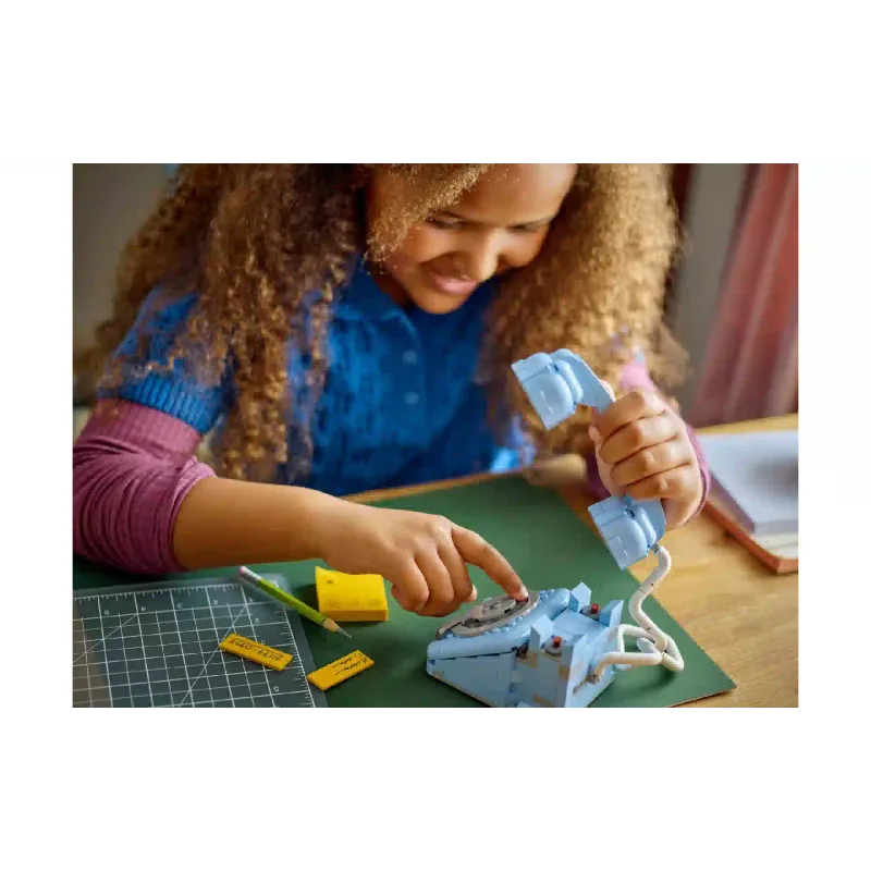 Construtor LEGO Creator 3in1 Retro Telephone (31174)