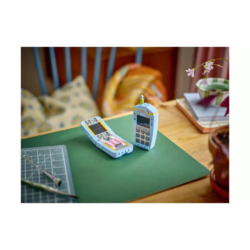 Construtor LEGO Creator 3in1 Retro Telephone (31174)