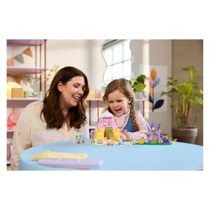 Konstruktor LEGO Gabby's Dollhouse Sweet Treat Mountain & Kitty Garden (11205)