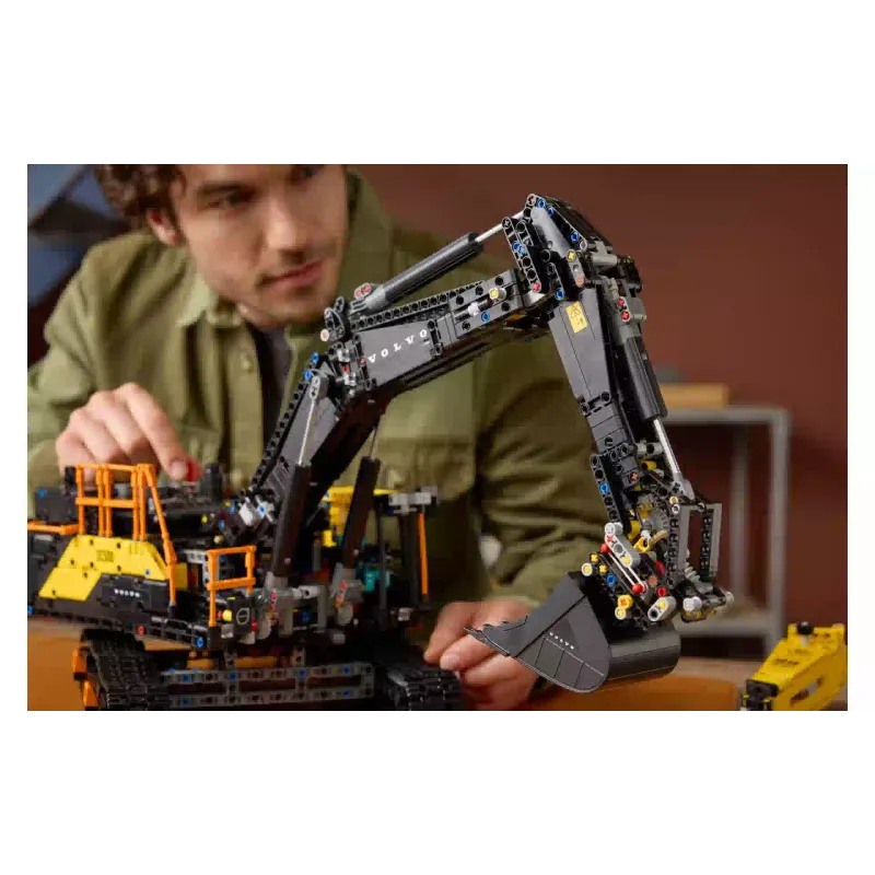 Konstruktor LEGO Technic Volvo EC500 Hybrid Excavator (42215)