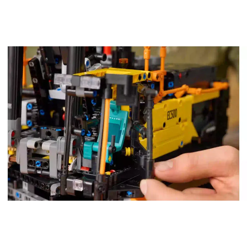 Konstruktor LEGO Technic Volvo EC500 Hybrid Excavator (42215)