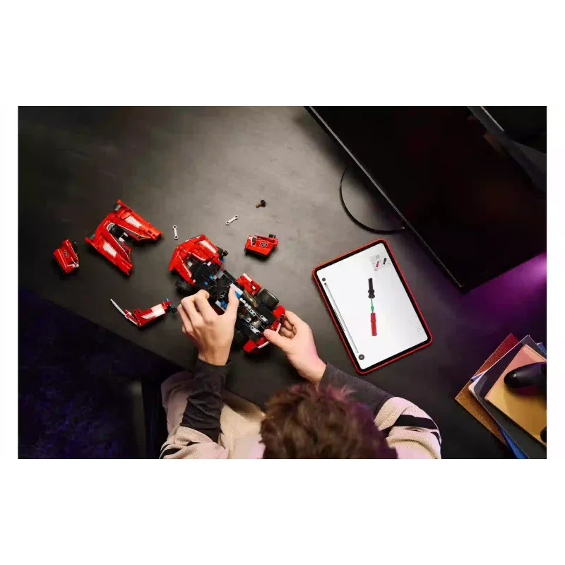 Konstruktor LEGO Technic Ferrari FXX K (42212)