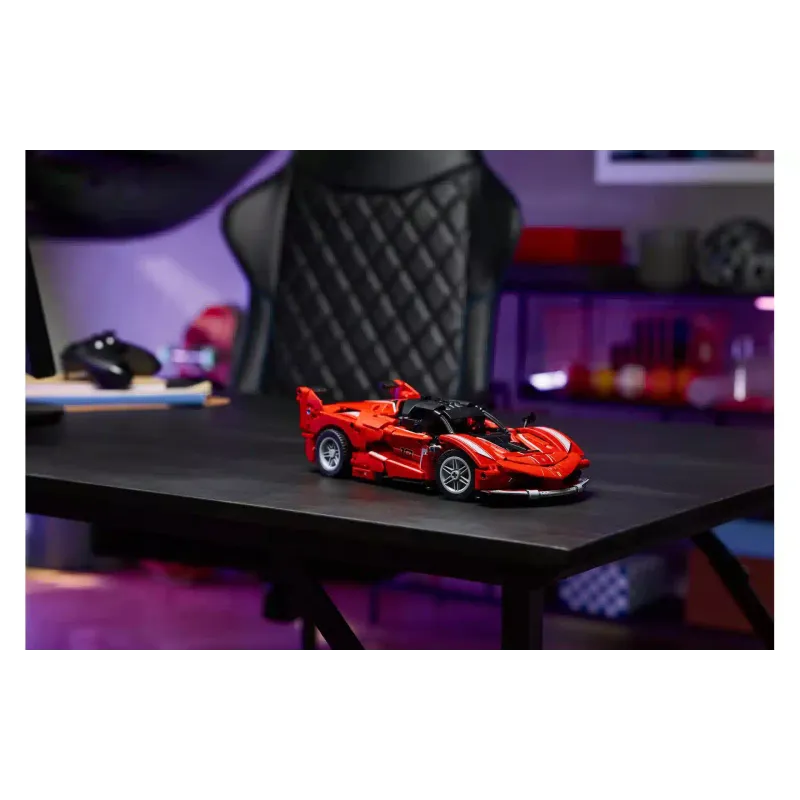 Konstruktor LEGO Technic Ferrari FXX K (42212)